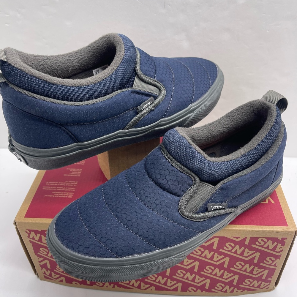 Vans WMNS
Cozy Mesh Parisian Night
VN0009QUJDU Blue Slip-On Sneakers - Picture 9 of 16